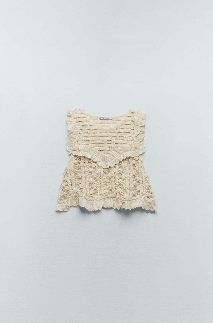 Zara
Crochet cropped ruffled top