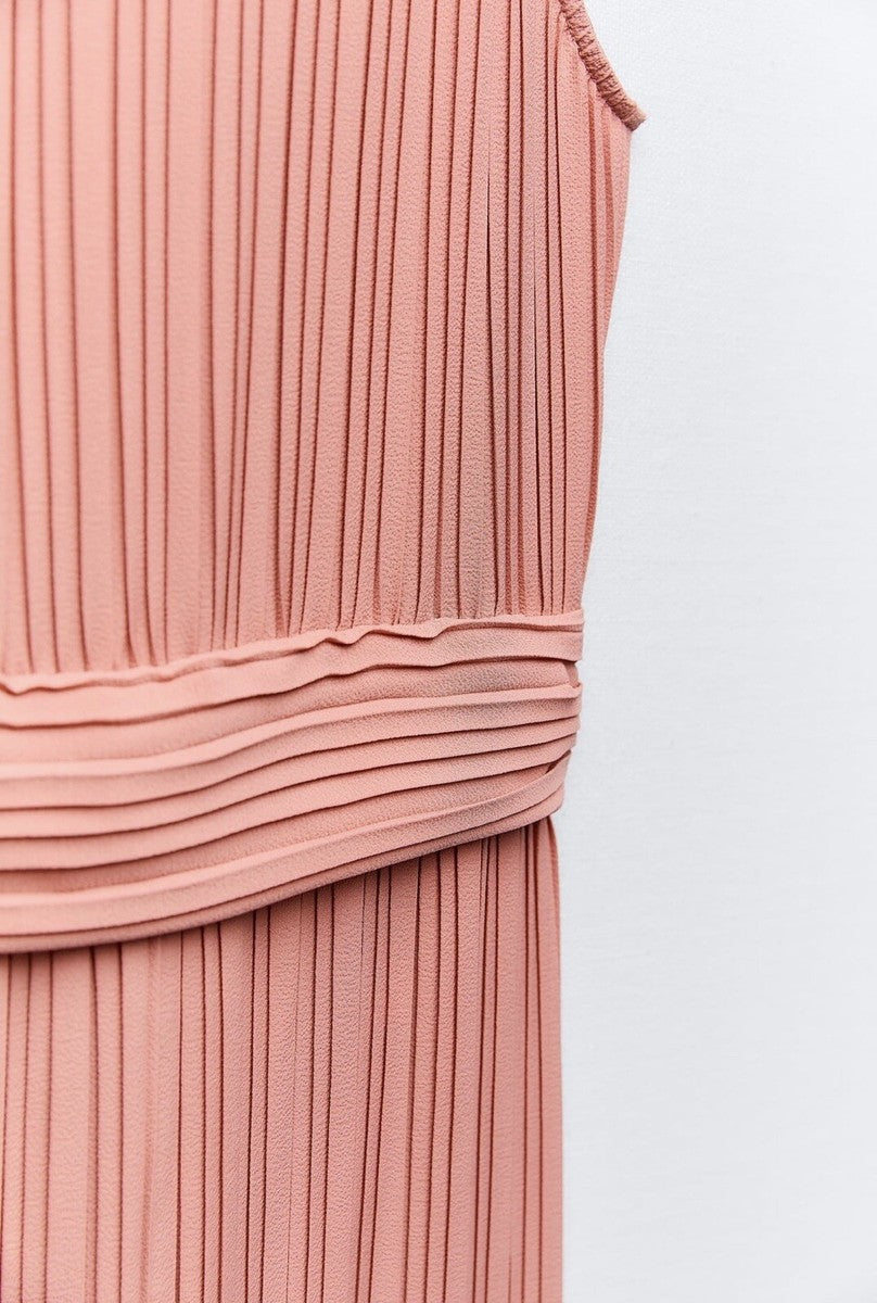 Zara
Halterneck pleated jumpsuit