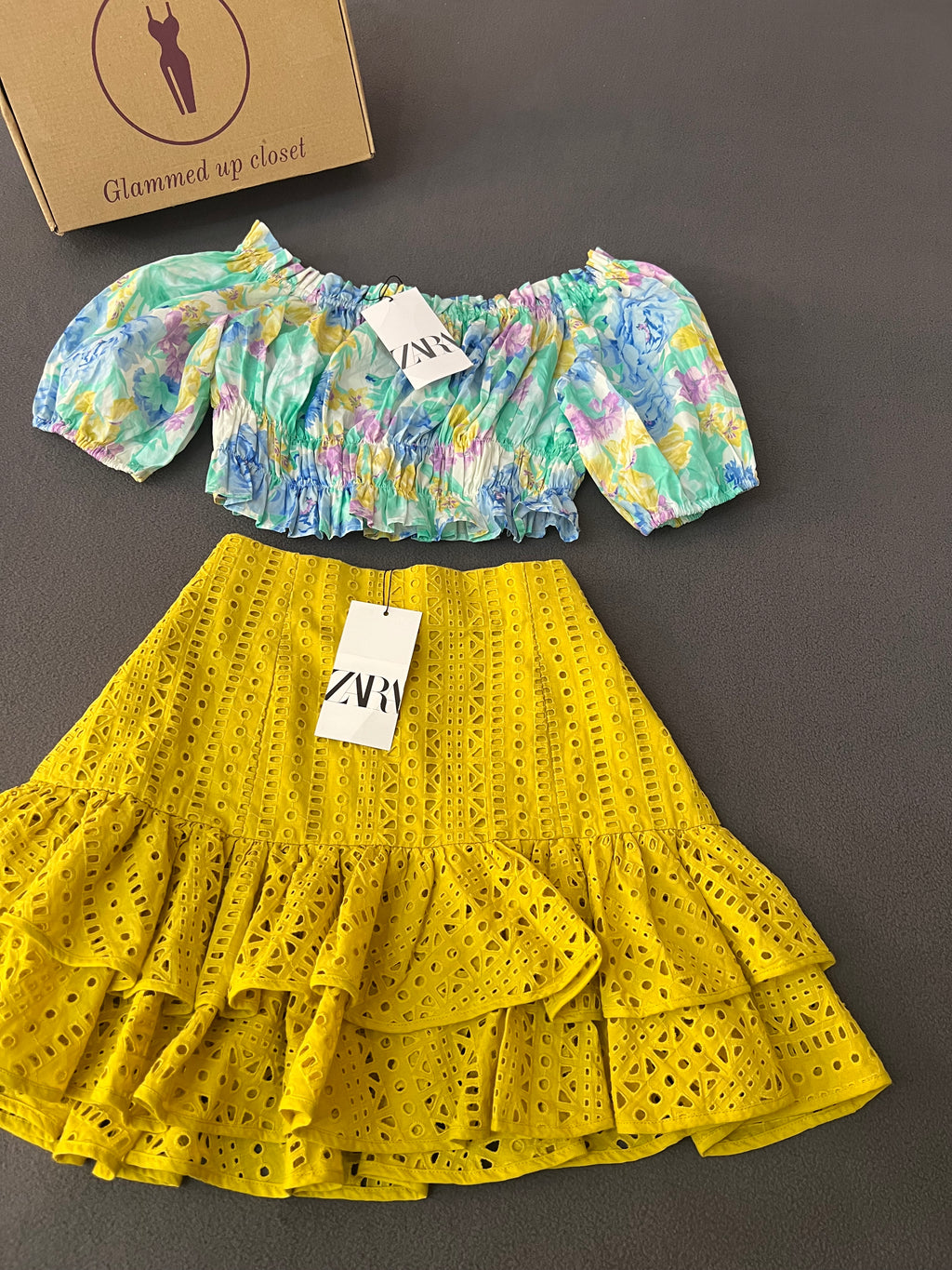 Zara
Off shoulder floral cropped top