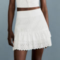 Zara
Embroidered ruffled skirt