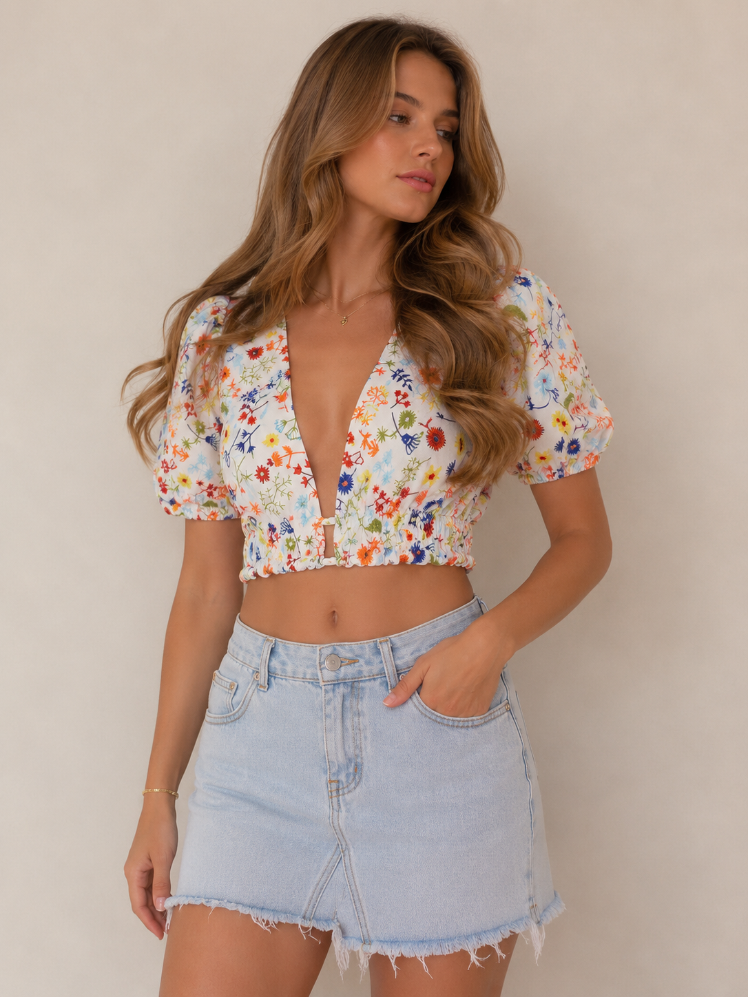Zara
Embroidered puffy sleeve cropped top