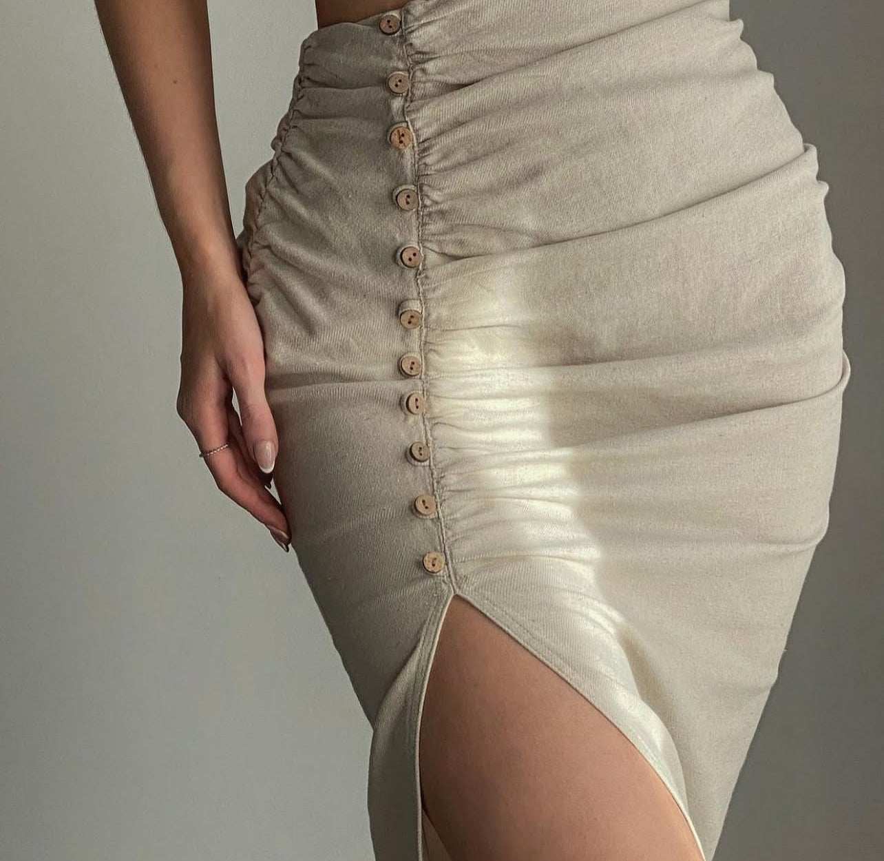 Zara
Linen Midi Skirt