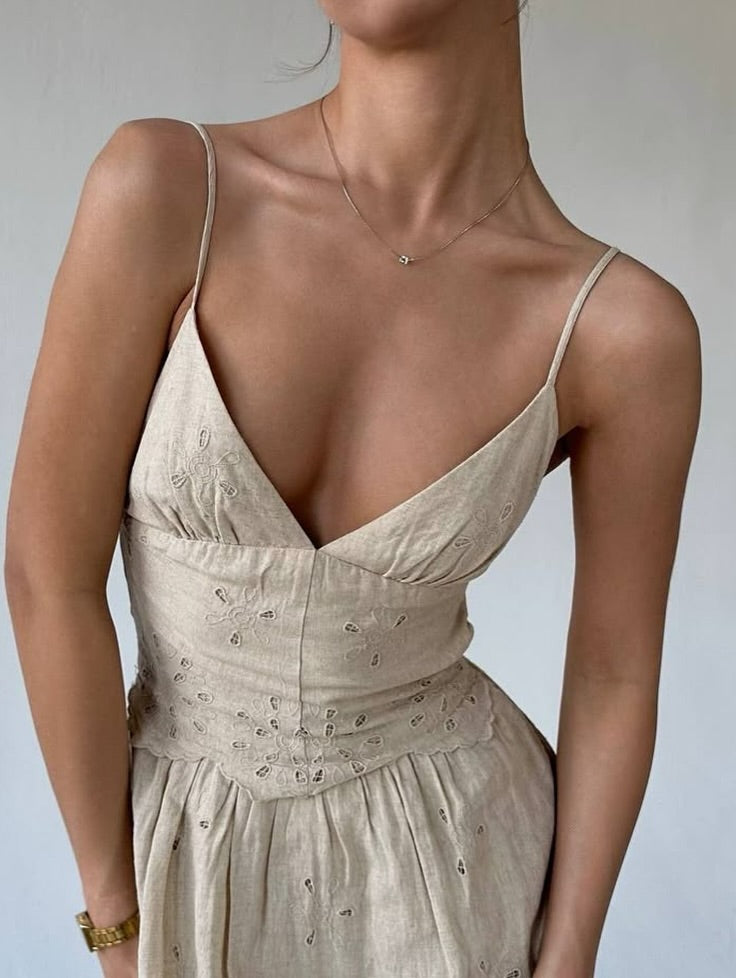 Zara
Backless linen cutwork dress