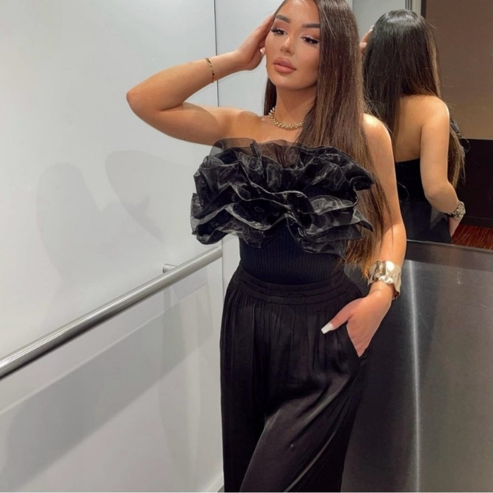 Zara 
Ruffled organza bodysuit