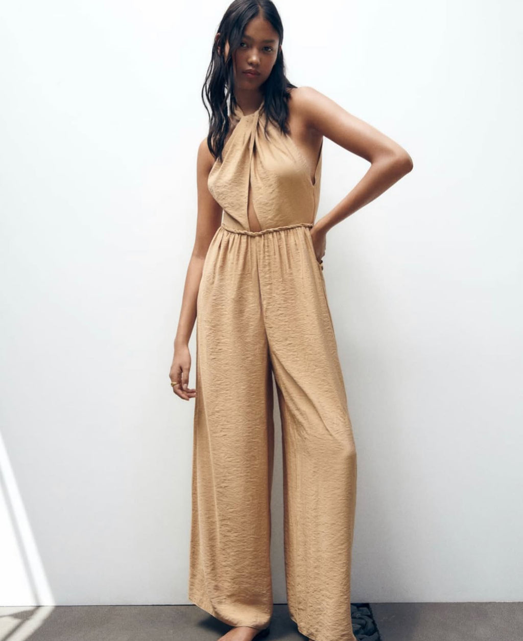 Zara
Halter neck Flowy Jumpsuit