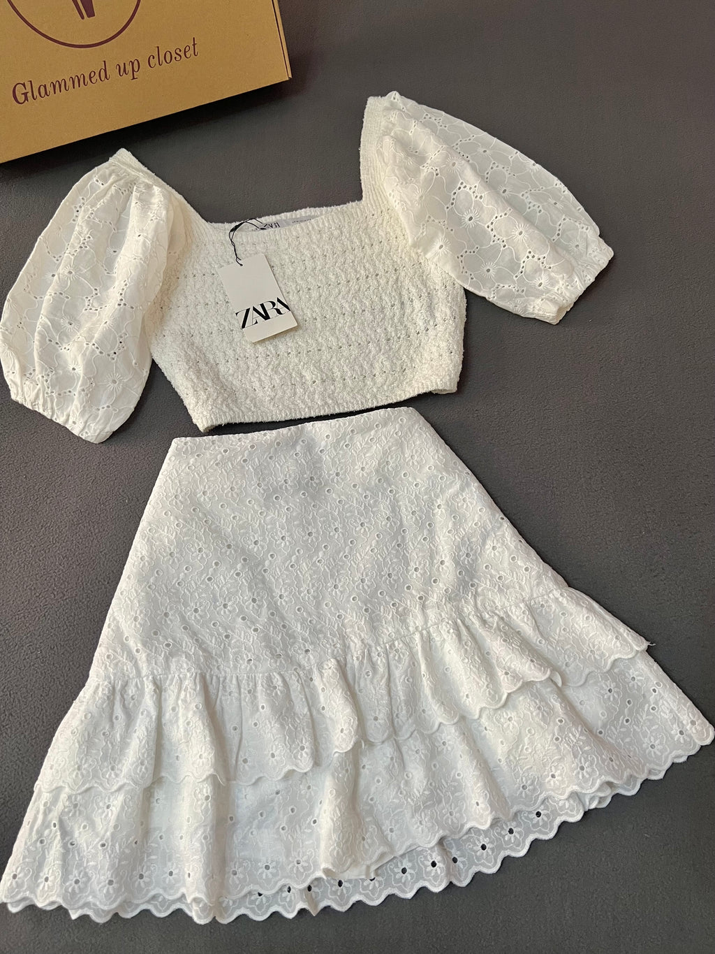Zara
Embroidered ruffled skirt