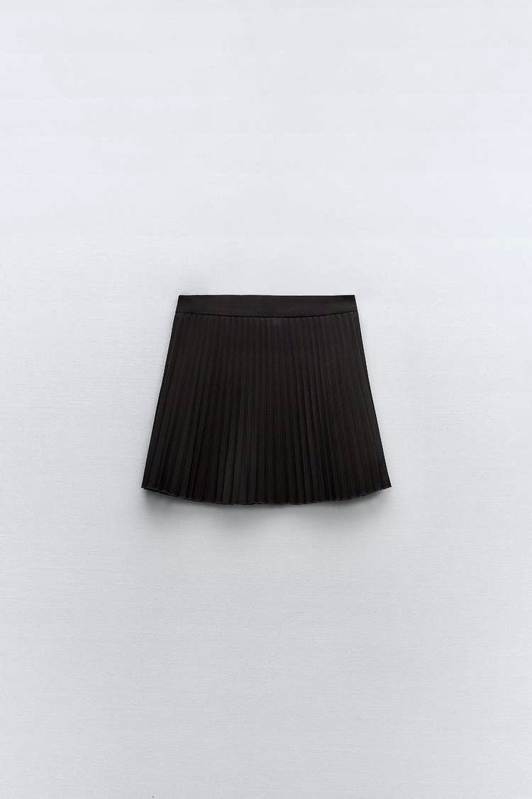 Zara
Pleated mini skirt