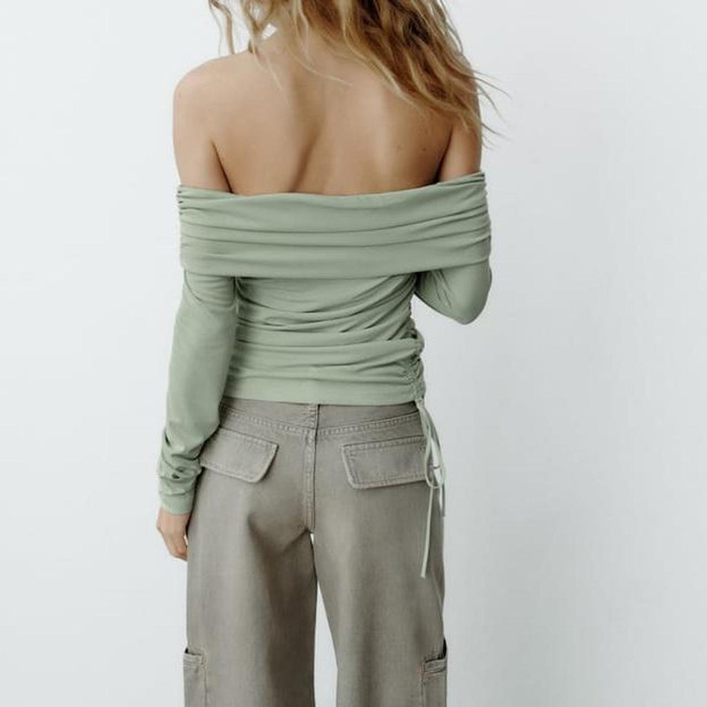 Zara
Ruched off-shoulder top