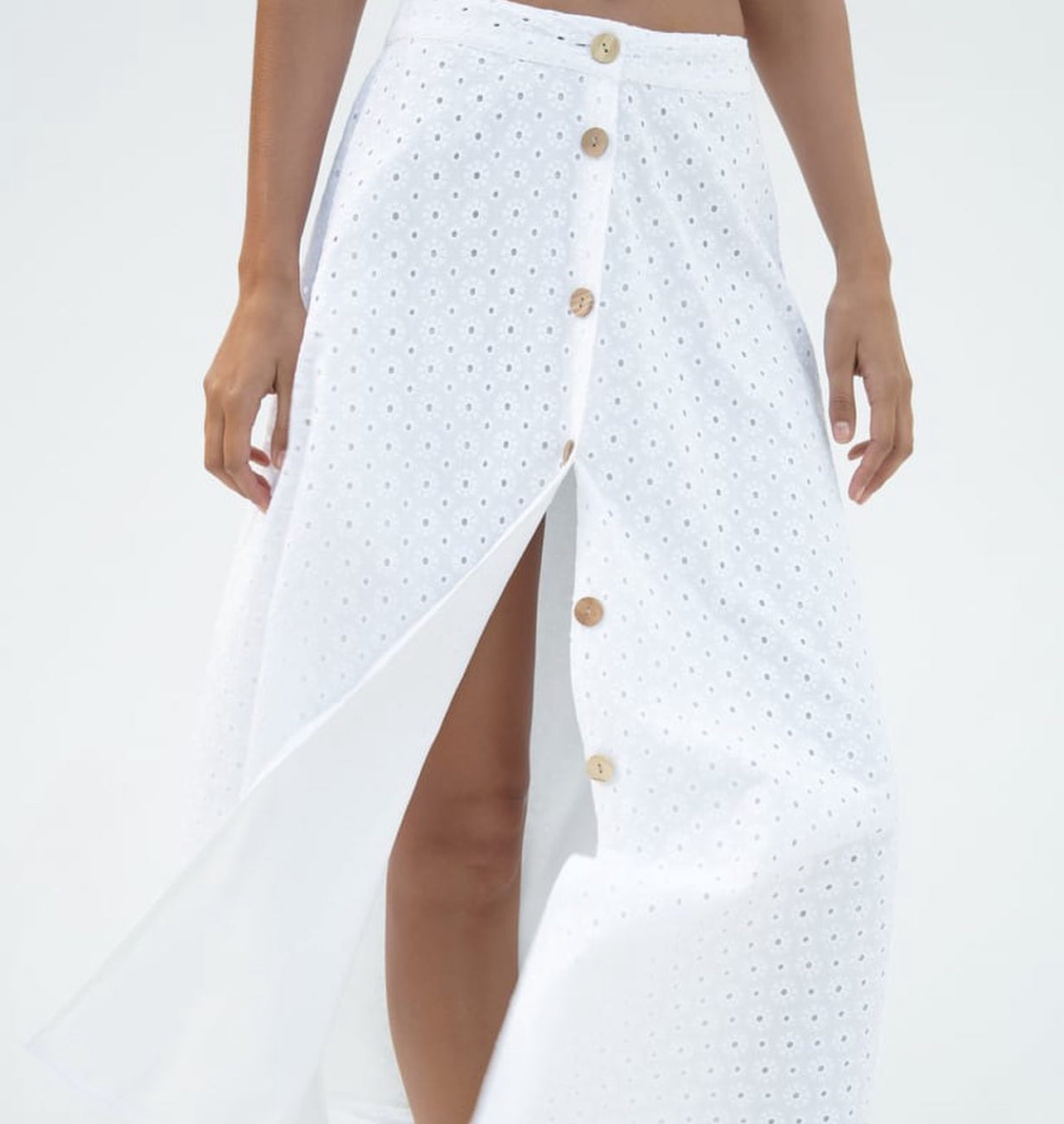Zara
Embroidered midi skirt