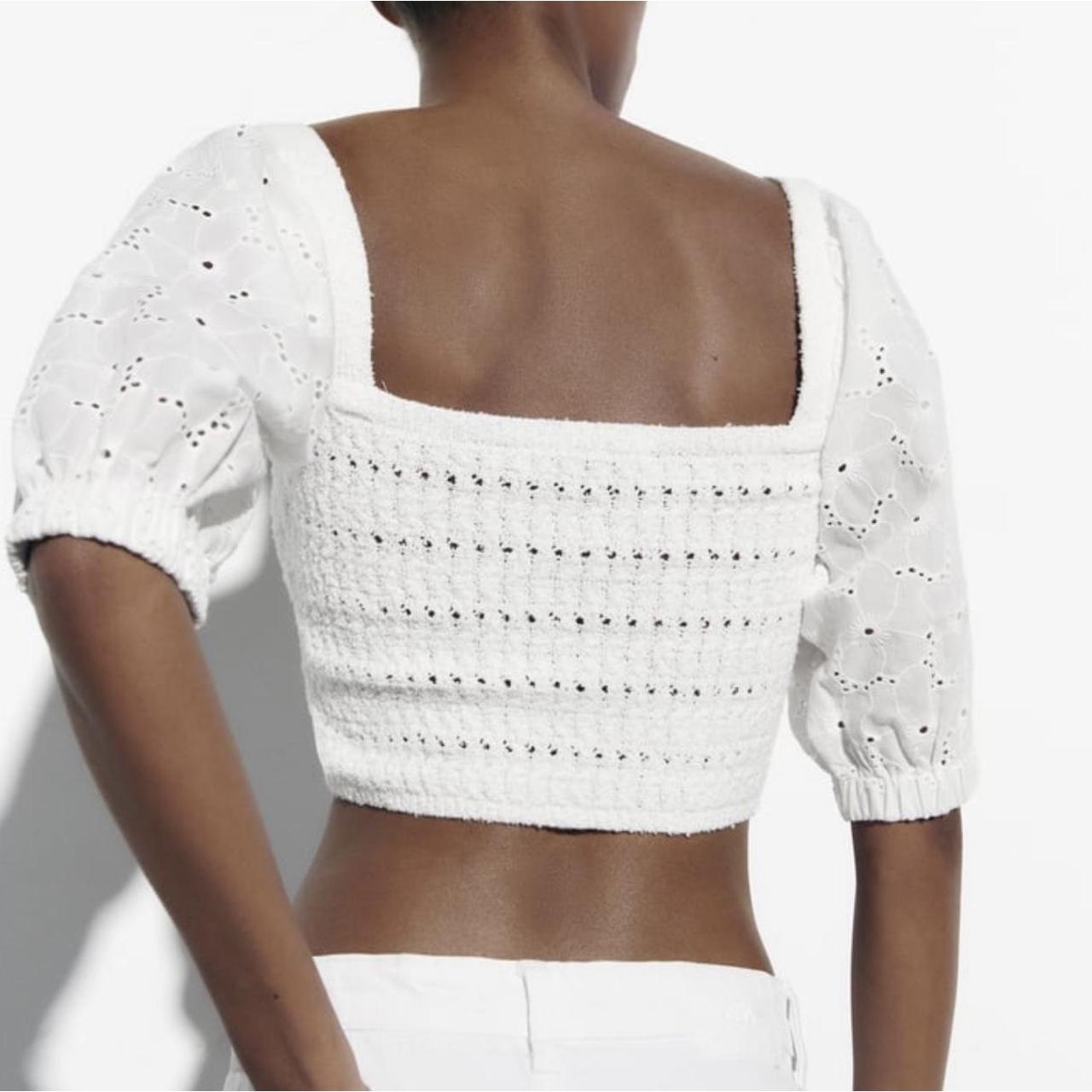 Zara
Combined knit embroidred top