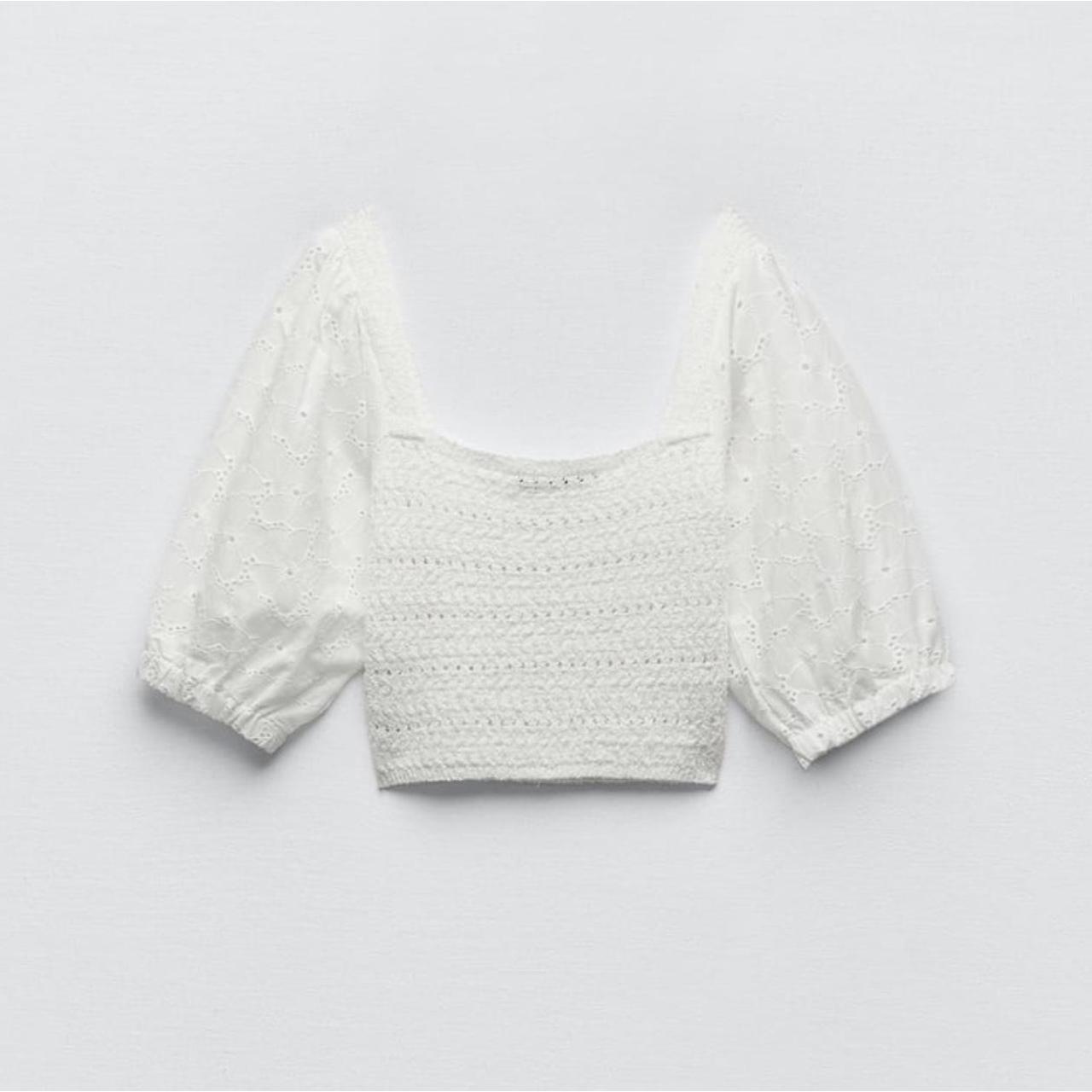 Zara
Combined knit embroidred top