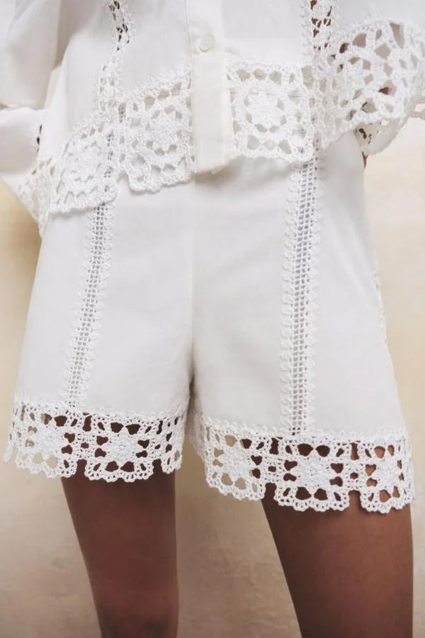Zara
Lace trim high waist shorts
