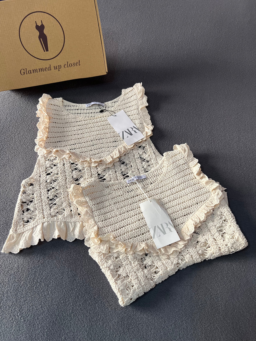 Zara
Crochet cropped ruffled top